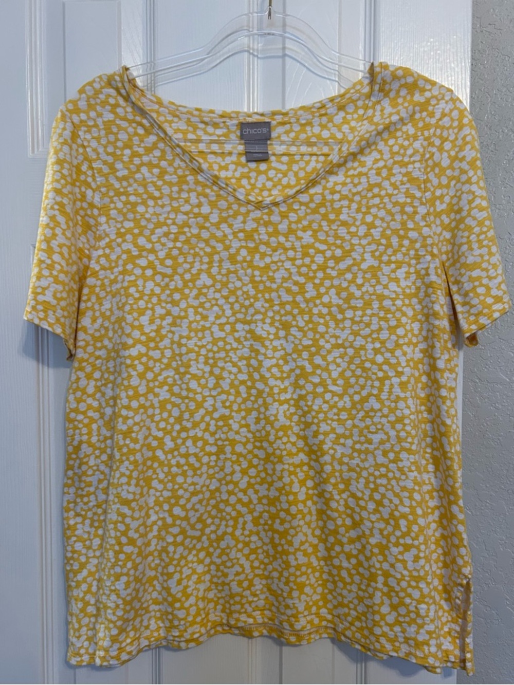 Chico's Yellow and White Printed V-Neck Short Sleeve Top